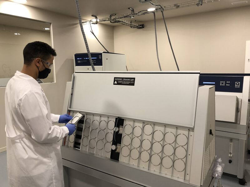 使用QUV紫外老化試驗(yàn)箱對皮革鞋具進(jìn)行紫外老化測試