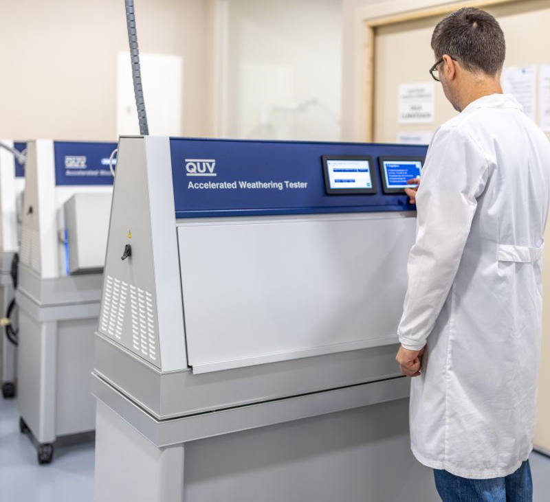 undefined QUV橡膠膠墊紫外老化測試機